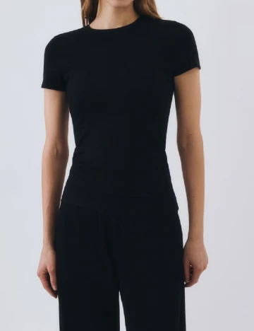 Tricou Reserved, negru Negru
