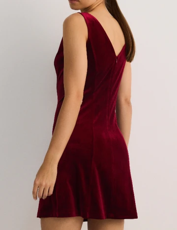 Rochie scurta Reserved, visiniu