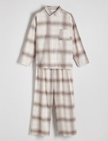 
						Pijama Reserved, mix culori