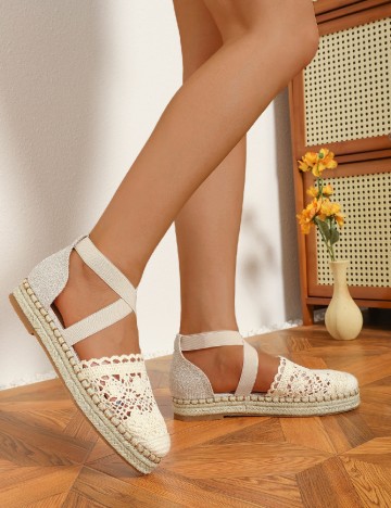 
						Espadrile SHEIN, crem