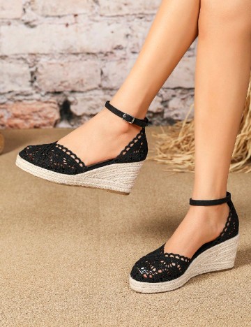 
						Sandale SHEIN, negru