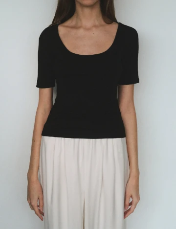 Tricou Reserved, negru Negru