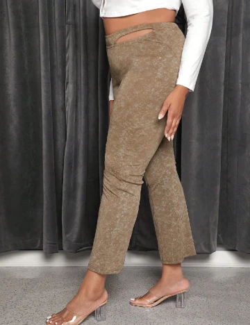 Pantaloni SHEIN CURVE, maro Maro