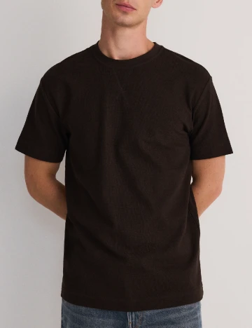 Tricou Reserved, maro inchis Maro