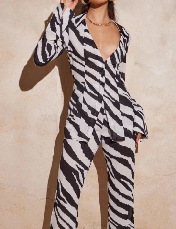 Camasa PRETTYLITTLETHING, alb/negru Alb