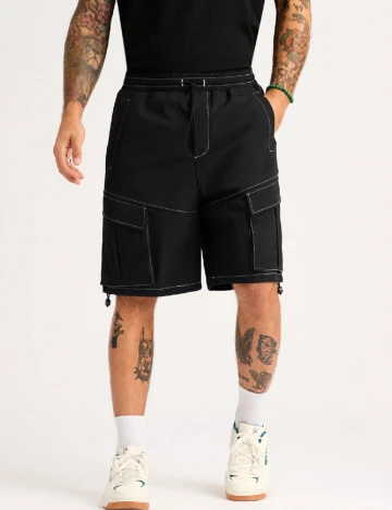 Pantaloni scurti SHEIN, negru