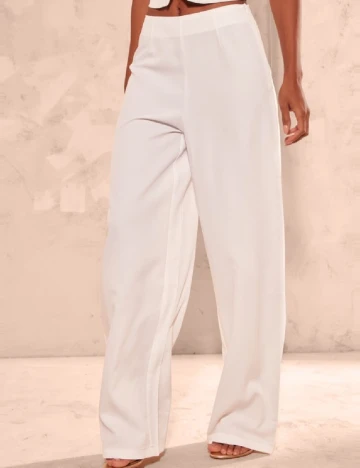 Pantaloni PRETTYLITTLETHING, alb Alb