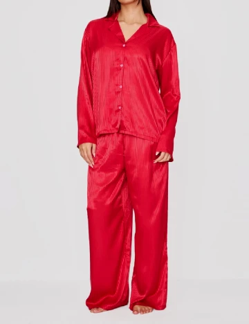 Pijama PRETTYLITTLETHING, rosu