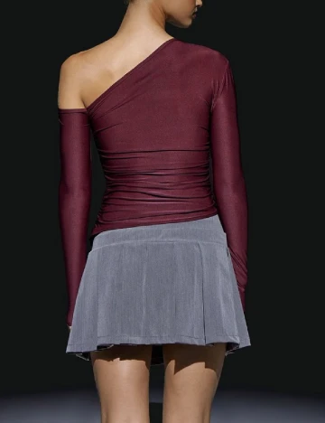 Bluza PRETTYLITTLETHING, pruna Mov