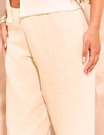 Pantaloni PRETTYLITTLETHING, galben Galben