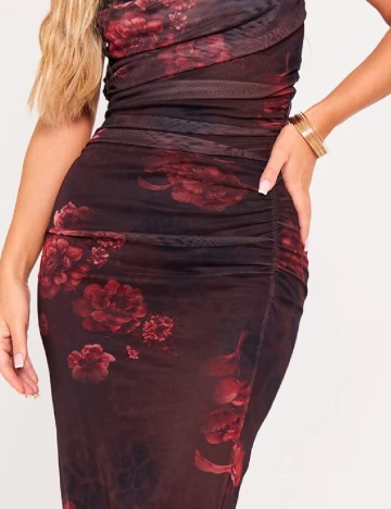 Rochie lunga PRETTYLITTLETHING, negru Negru
