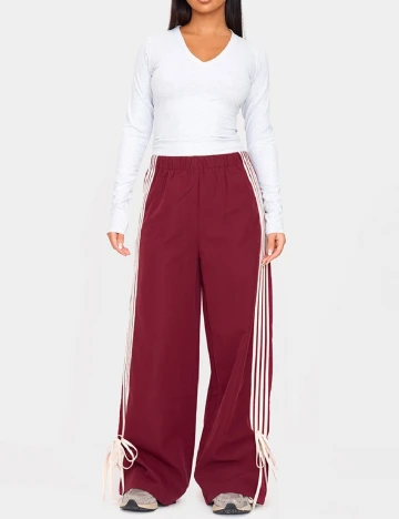 Pantaloni PRETTYLITTLETHING, grena Rosu