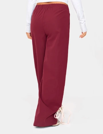 Pantaloni PRETTYLITTLETHING, grena Rosu