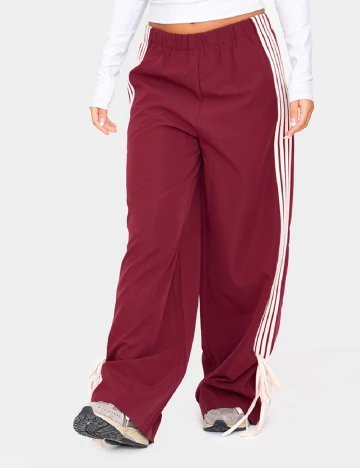 Pantaloni PRETTYLITTLETHING, grena Rosu