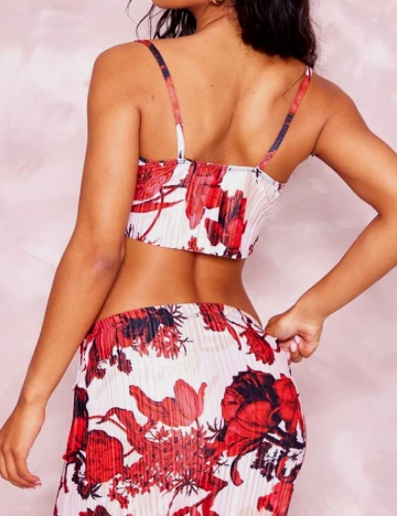 Top PRETTYLITTLETHING, floral print Floral print