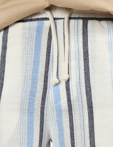Pantaloni scurti Bershka, ecru