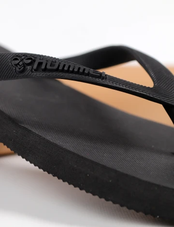 Slapi Hummel, negru