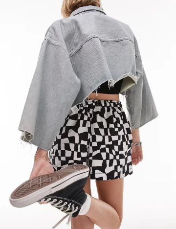 Pantaloni scurti Top Shop, alb/negru Negru