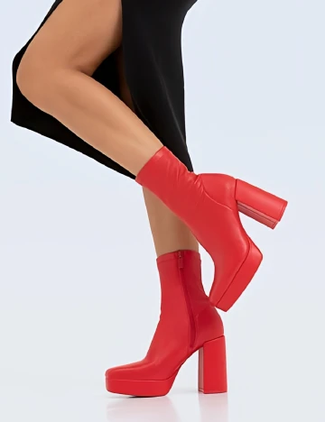 Botine Stradivarius, rosu