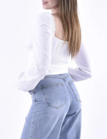 Top Bershka, alb