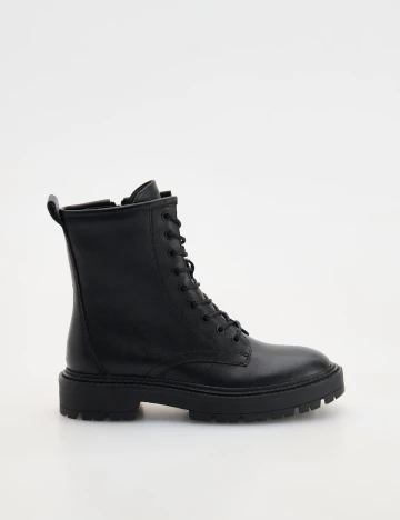 Ghete Reserved, negru Negru
