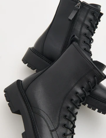 Ghete Reserved, negru Negru