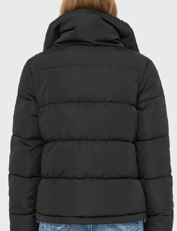 Geaca impermeabila Stradivarius, negru Negru