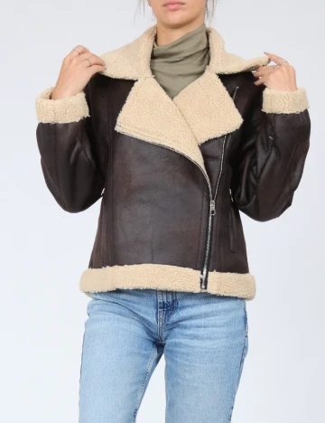 Jacheta Bershka, maro Maro