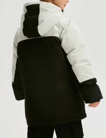 Geaca impermeabila Reserved, negru Negru