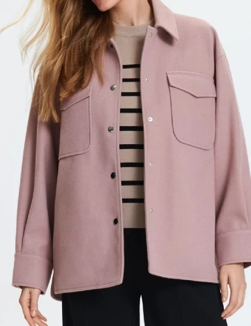 Jacheta Sinsay, roz pudra