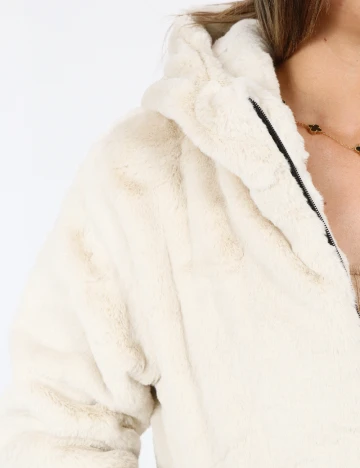 Jacheta Zara, crem Crem
