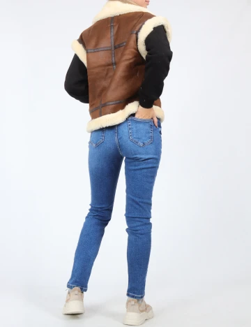 Vesta Zara, maro
