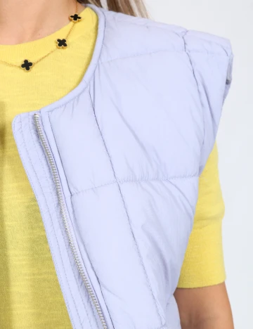 Vesta Only, lila