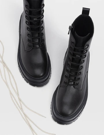 Ghete Stradivarius, negru