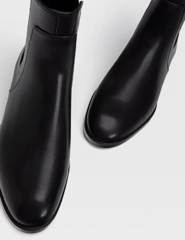 Ghete Stradivarius, negru