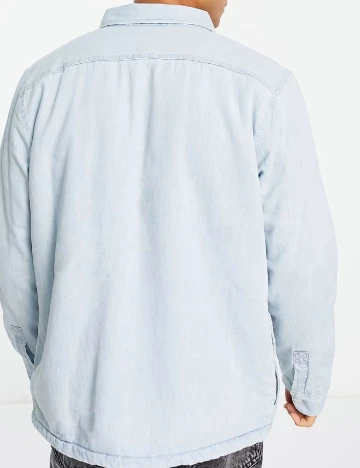 Jacheta Hollister, bleu