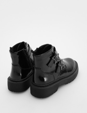 Ghete Reserved, negru