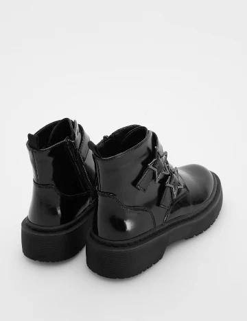 Ghete Reserved, negru