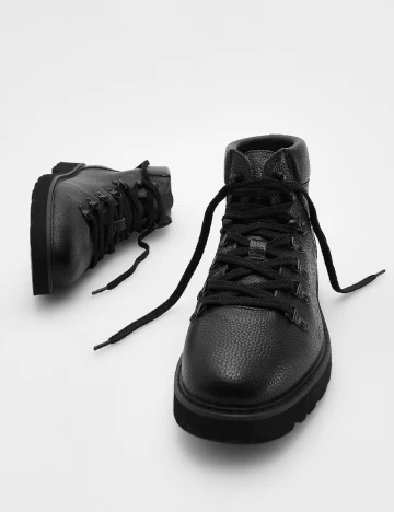 Ghete Reserved, negru Negru