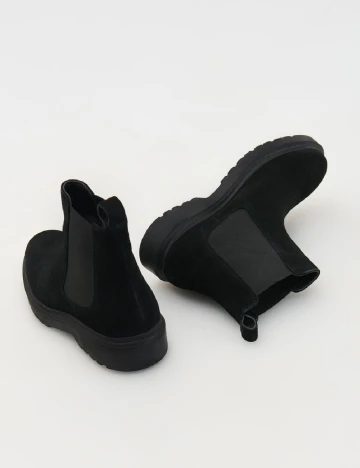Ghete Reserved, negru Negru