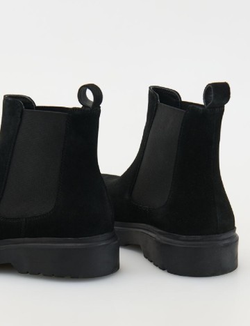 Ghete Reserved, negru