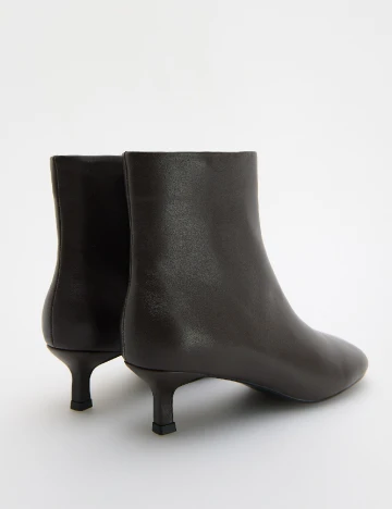 Botine Reserved, maro