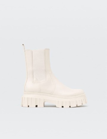 
						Ghete Stradivarius, crem