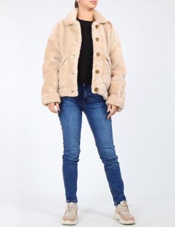 
						Jacheta Zara, crem