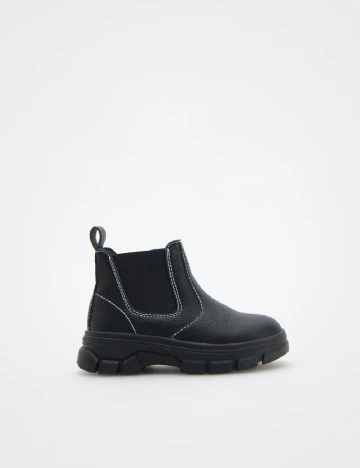 Ghete Reserved, negru Negru