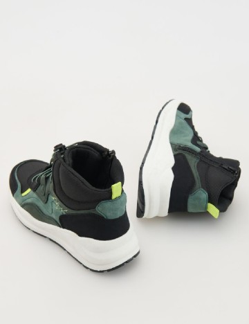 Adidasi Reserved, verde