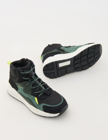 Adidasi Reserved, verde