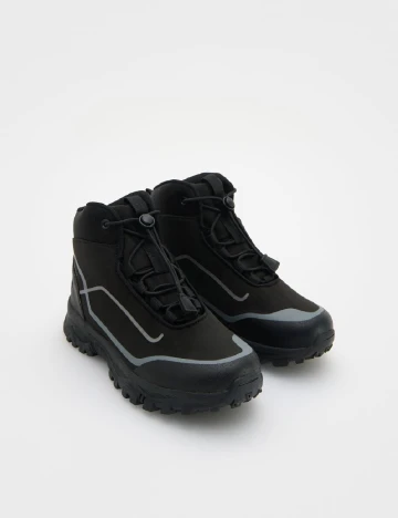 Ghete Reserved, negru Negru