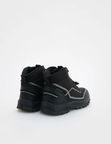 Ghete Reserved, negru Negru
