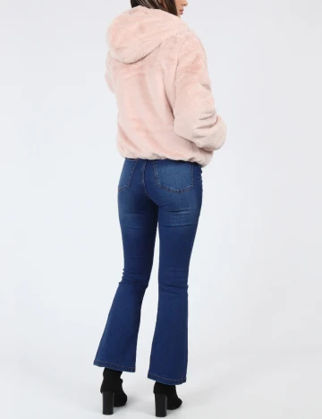 Jacheta Stradivarius, roz Roz